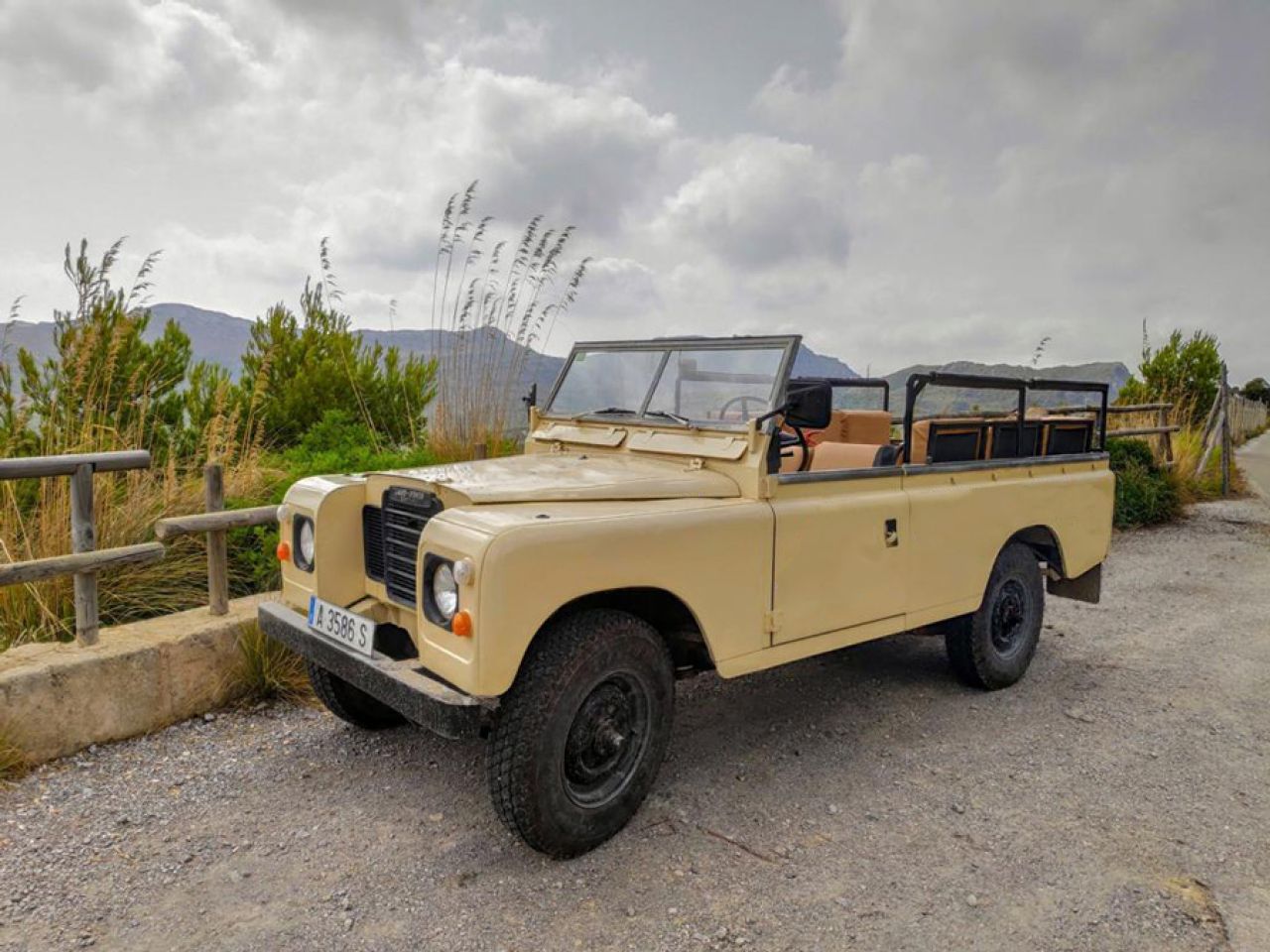 Land Rover Santana Series 109 – langer Radstand