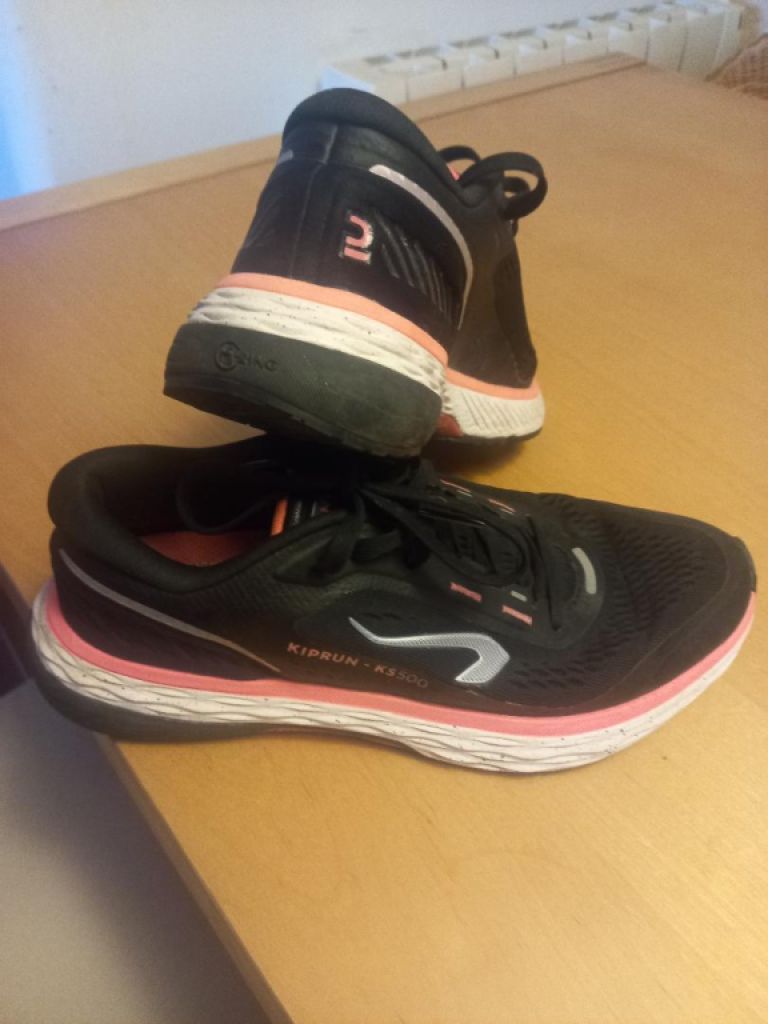 Women's running shoes