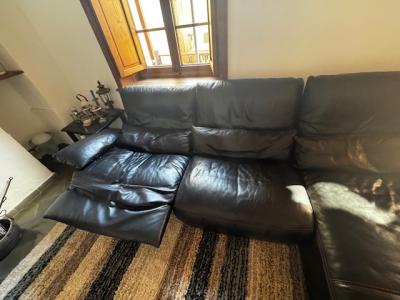 Leder Couch Musterring mit elektisch verstellbarrem Fußteil