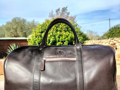 Leather bag (sports bag)