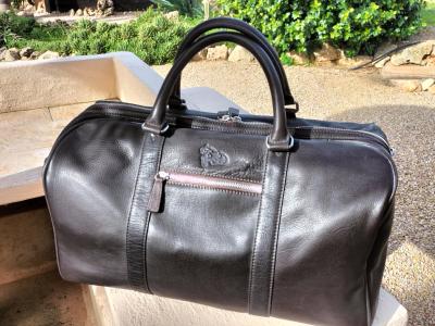 Leather bag (sports bag)