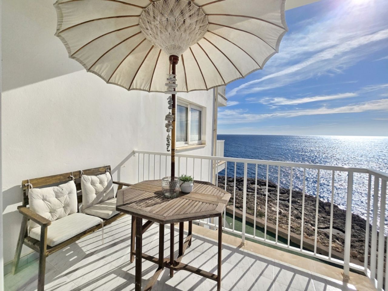 Lichtdurchflutete Wohnung in 1. Meereslinie in Portocolom