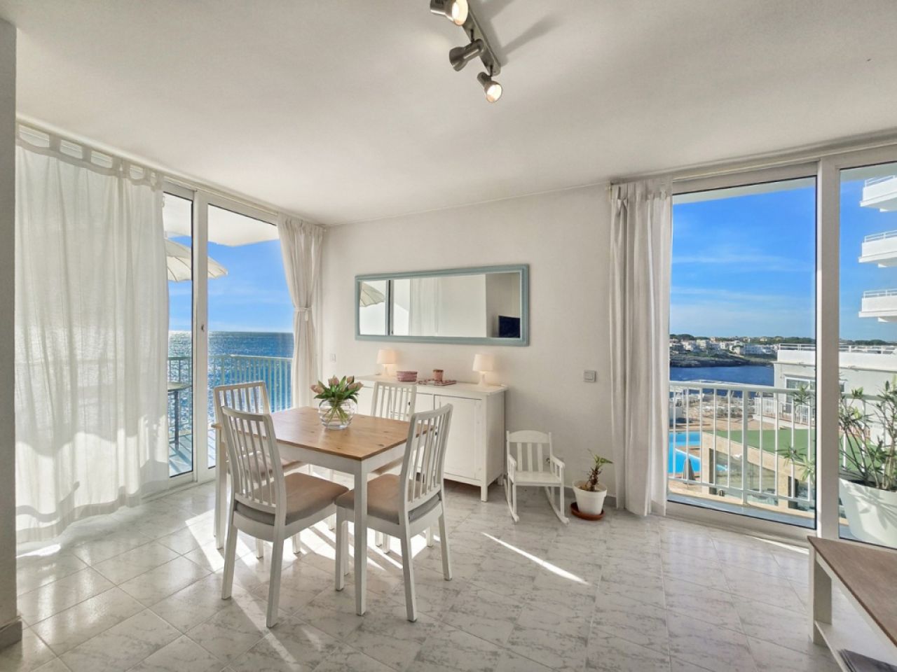 Lichtdurchflutete Wohnung in 1. Meereslinie in Portocolom