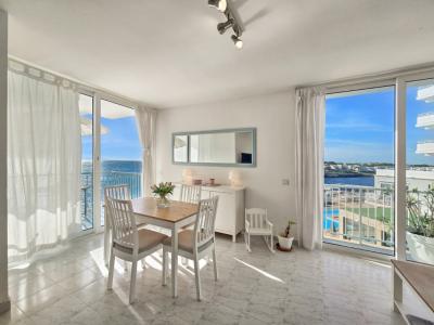 Lichtdurchflutete Wohnung in 1. Meereslinie in Portocolom