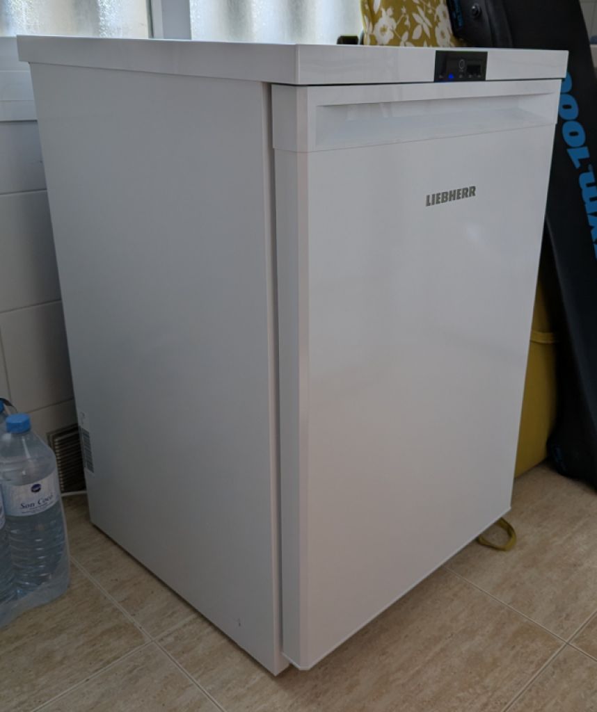 Liebherr Fe 1414-20 Gefrierschrank 107l 85 cm hoch erst 6 Monate alt