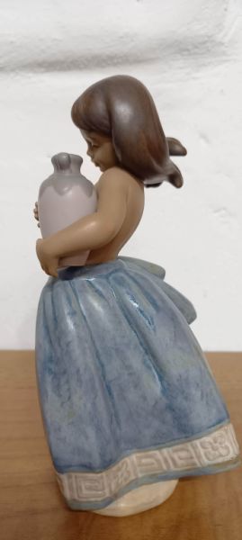 Lladro gres small peasant girl, blue