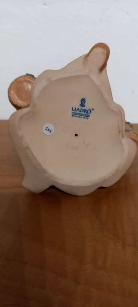 Lladro niña con dos cubos