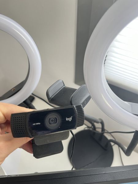 Logitech C922 Pro Stream Webcam + Light Kit