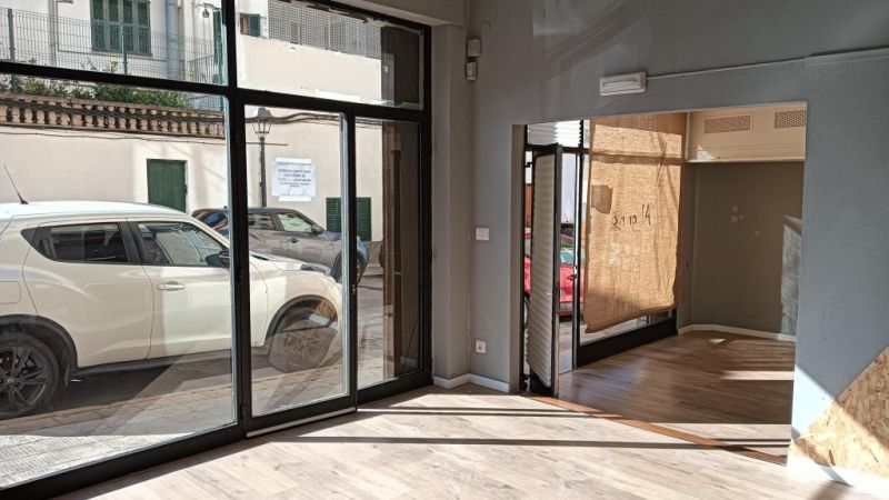 Premises near the center of Felantix --- L 27 CM