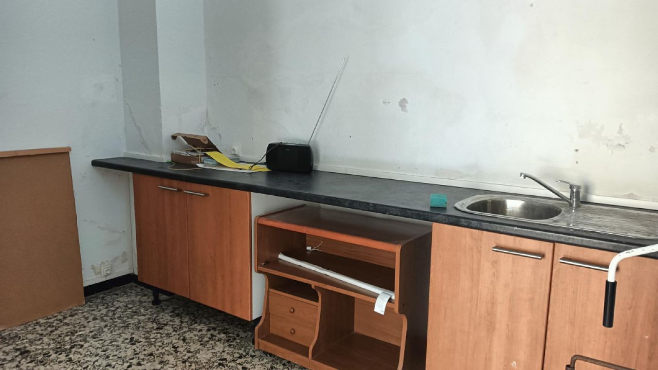 Premises near the center of Felantix --- L 27 CM