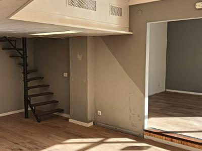 Premises near the center of Felantix --- L 27 CM