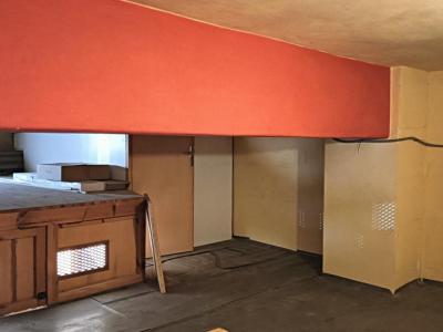 Premises near the center of Felantix --- L 27 CM