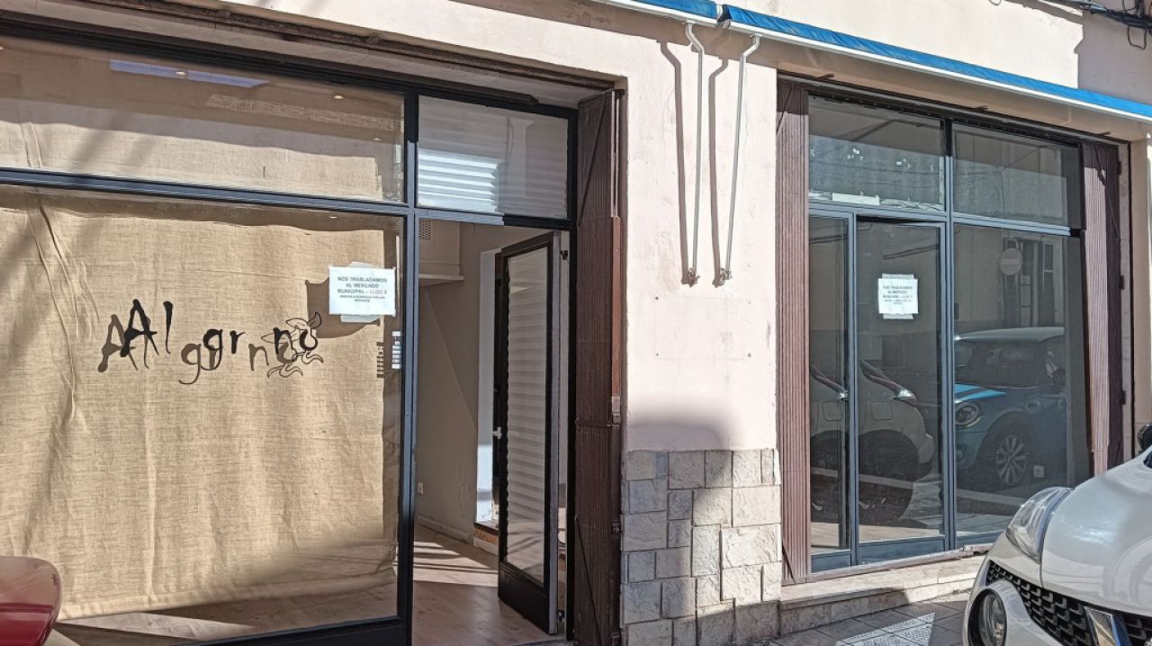 Premises near the center of Felantix --- L 27 CM