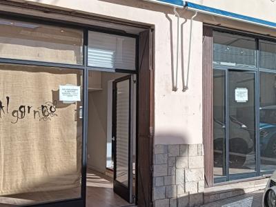 Premises near the center of Felantix --- L 27 CM