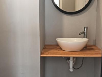 Premises near the center of Felantix --- L 27 CM