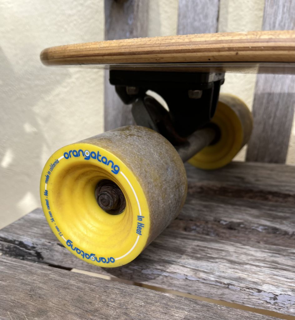 Longboard of the brand Globe (And it's really long in my opinion)