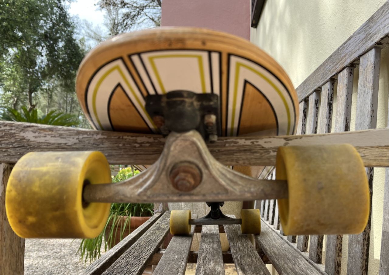 Longboard of the brand Globe (And it's really long in my opinion)