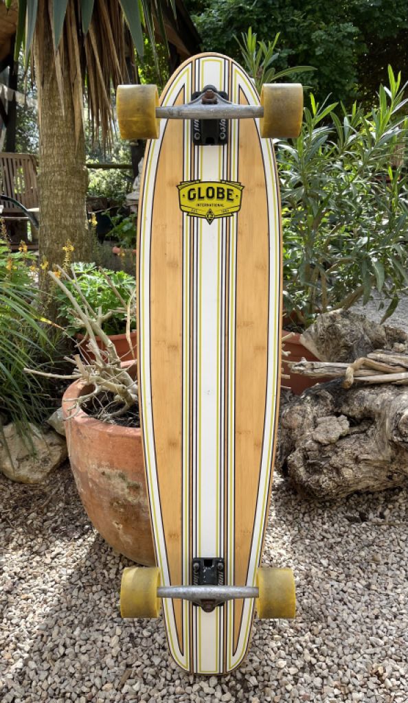Longboard of the brand Globe (And it's really long in my opinion)