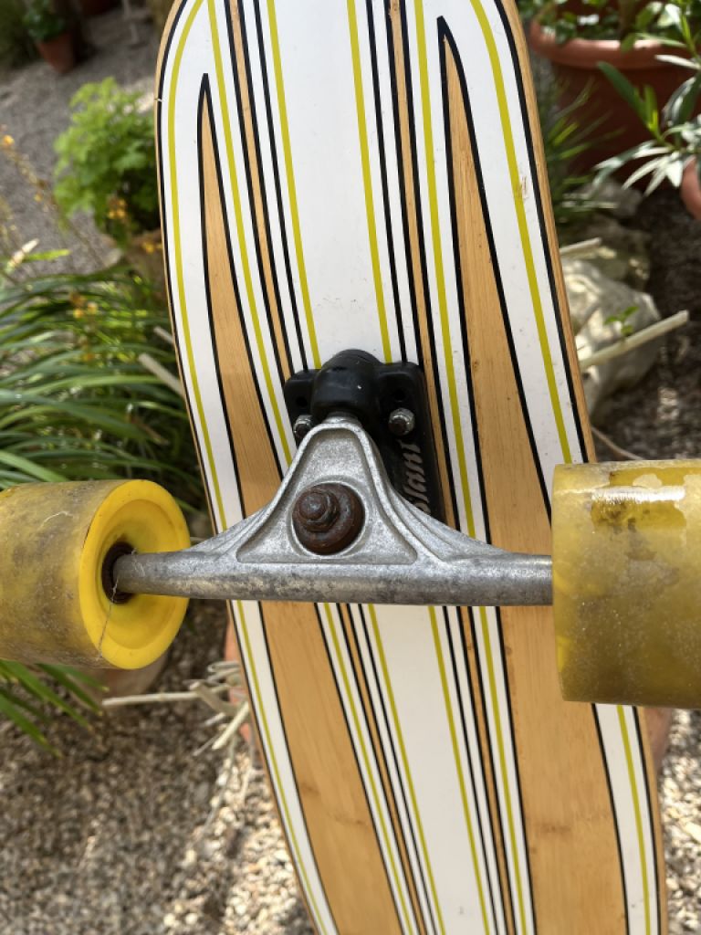 Longboard of the brand Globe (And it's really long in my opinion)