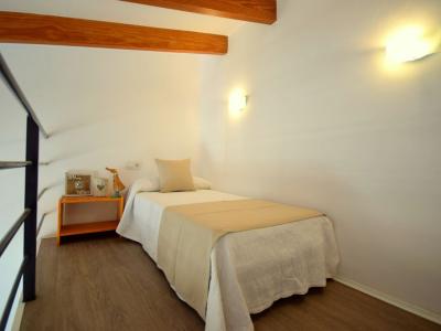 M2F5111 Finca with pool at Capdepara; max. 3 people