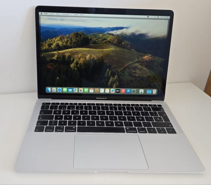 MacBook Air 13” in very good condition, works perfectly.