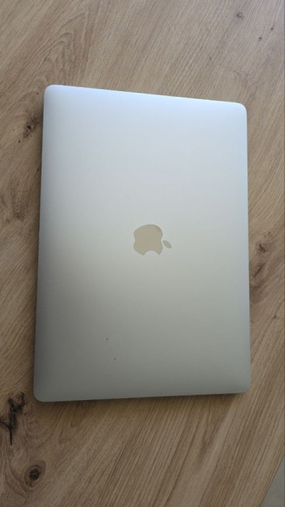 MacBook Air 13” in very good condition, works perfectly.