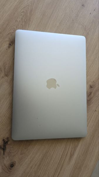 MacBook Air 13” in very good condition, works perfectly.