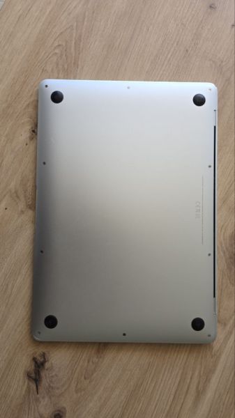 MacBook Air 13” in very good condition, works perfectly.