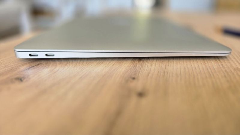 MacBook Air 13” in very good condition, works perfectly.