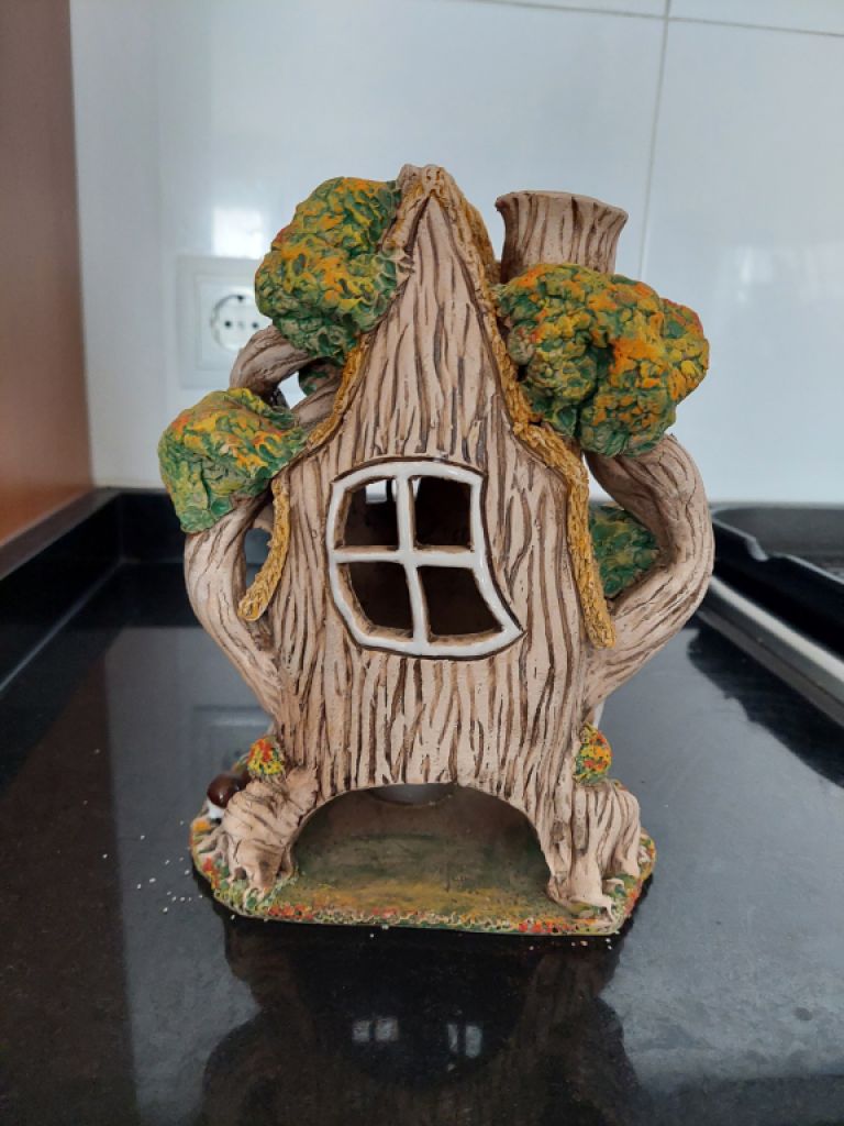 Märchenhaus Duftlampe – für Öl, Räucherkegel und Räucherstäbchen