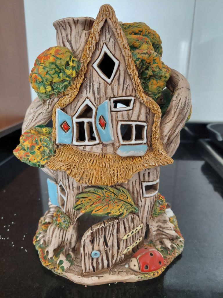 Märchenhaus Duftlampe – für Öl, Räucherkegel und Räucherstäbchen