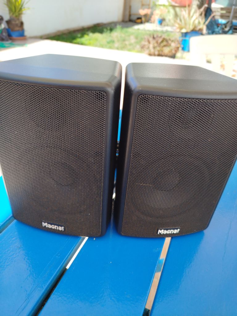 Magnat speakers
