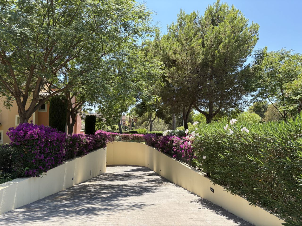 Mallorca, exclusive 3 Z. Gartenwohnung in Nova Santa Ponsa