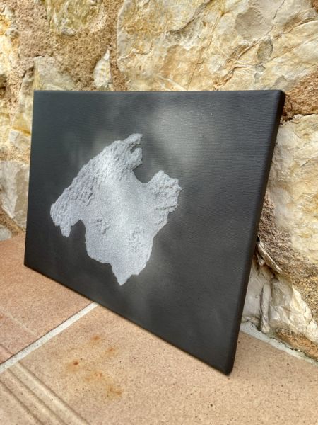 Mallorca cuadro de arena en relieve plateado sobre lienzo negro 40x30
