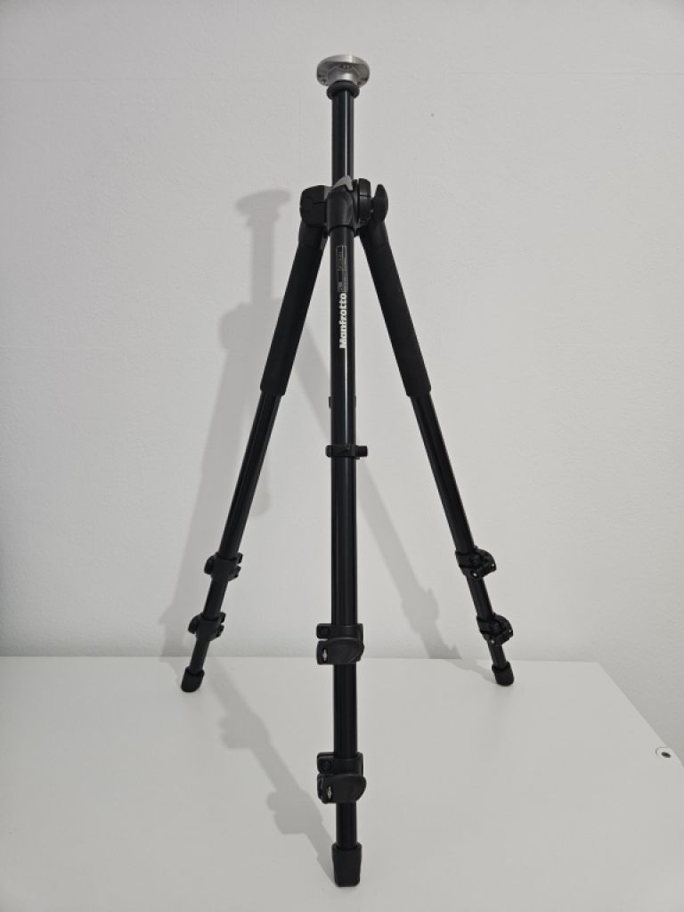 MANFROTTO 290 Aluminum Tripod, three-leg with tripod bag
