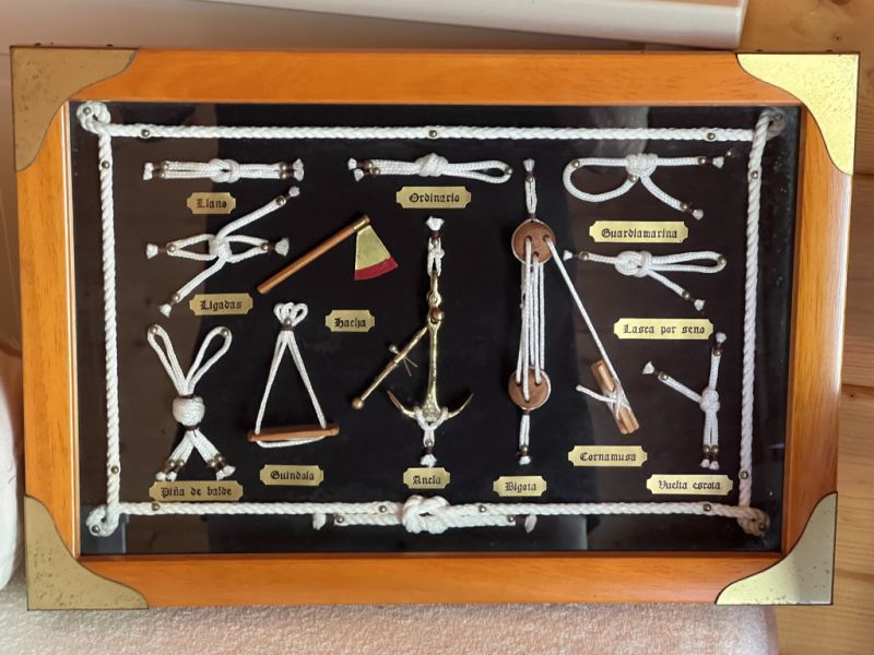 Juego de nudos marinos. (38 x 26 cm)