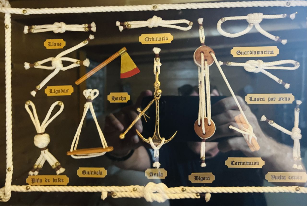 Juego de nudos marinos. (38 x 26 cm)