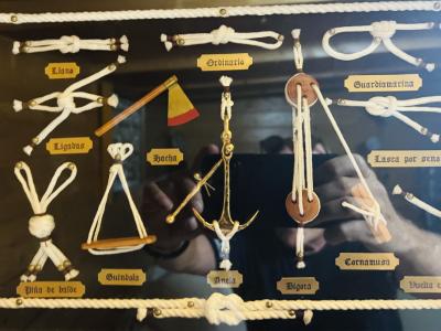 Juego de nudos marinos. (38 x 26 cm)