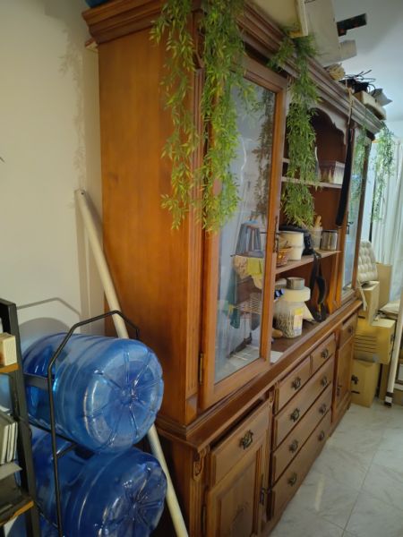 Aparador/Vitrina de madera maciza – muy grande – de dos piezas