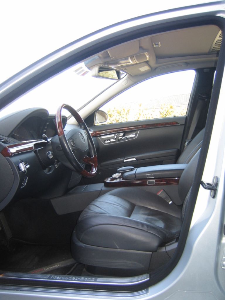 Mercedes Benz S 500, bien conservado