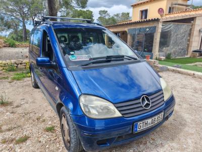 Mercedes Benz Vaneo Diésel, 08/2004, 91 CV, TÜV hasta 09.12.26, azul, enganche de remolque y remolque para coche