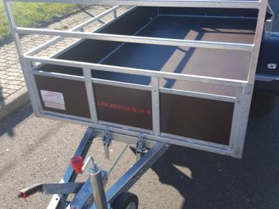 Mercedes Benz Vaneo Diésel, 08/2004, 91 CV, TÜV hasta 09.12.26, azul, enganche de remolque y remolque para coche