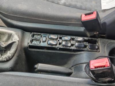 Mercedes Benz Vaneo Diésel, 08/2004, 91 CV, TÜV hasta 09.12.26, azul, enganche de remolque y remolque para coche