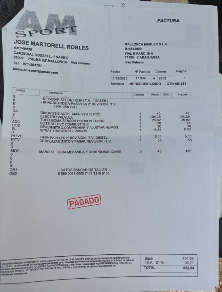 Mercedes Benz Vaneo Diésel, 08/2004, 91 CV, TÜV hasta 09.12.26, azul, enganche de remolque y remolque para coche