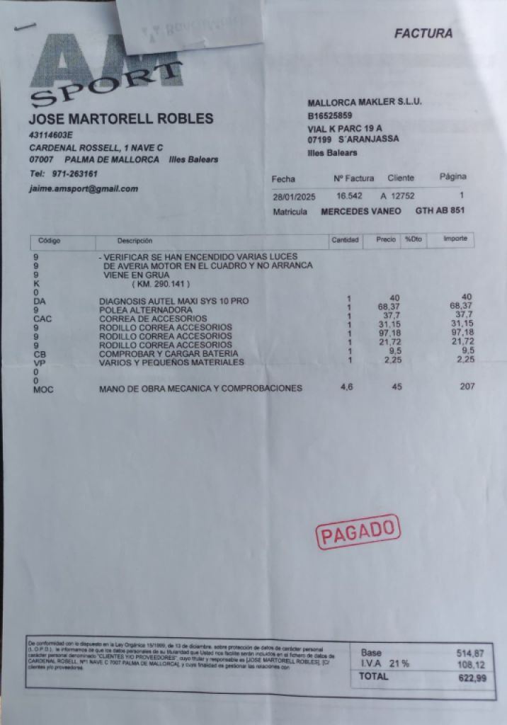 Mercedes Benz Vaneo Diésel, 08/2004, 91 CV, TÜV hasta 09.12.26, azul, enganche de remolque y remolque para coche