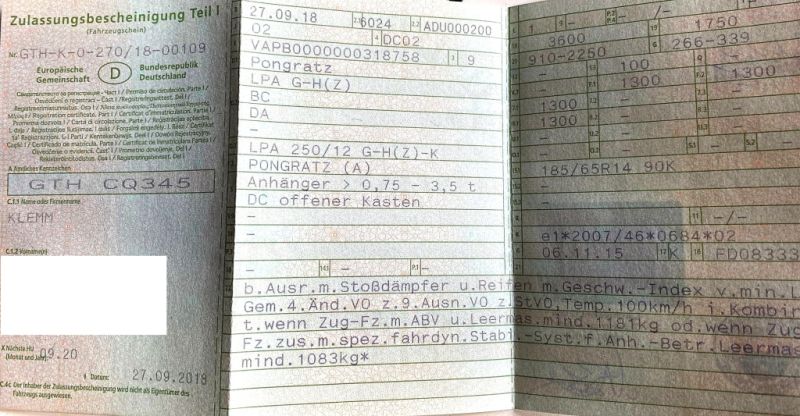 Mercedes Benz Vaneo Diésel, 08/2004, 91 CV, TÜV hasta 09.12.26, azul, enganche de remolque y remolque para coche