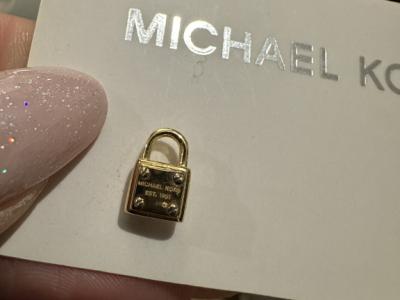 Michael Kors Stecker-Ohrringe MK Logo Padlock – Gold, neu & original!