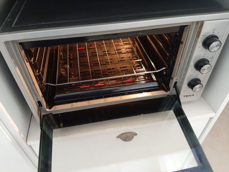 Mini horno TEKA - un horno pequeño - pero funciona como uno grande