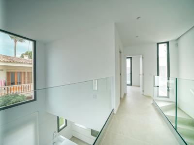 Moderne Doppelhaushälfte in zweiter Linie Puerto Alcudia