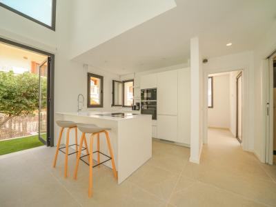 Moderne Doppelhaushälfte in zweiter Linie Puerto Alcudia